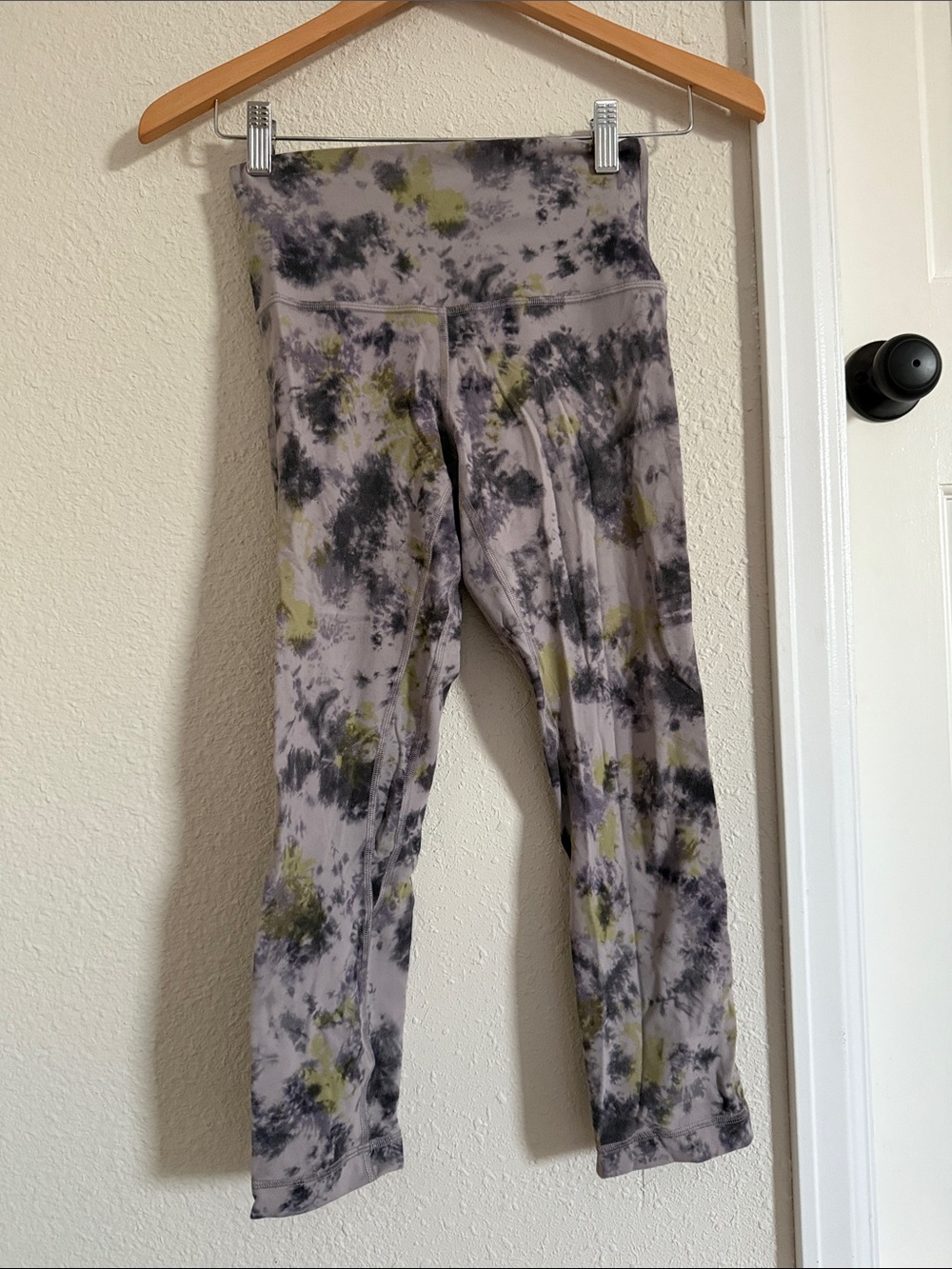 lululemon athletica Tie-Dye Leggings in Gray and Olive